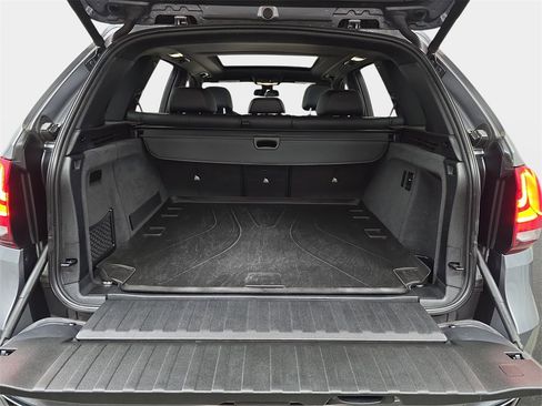 Used 2017 BMW X5 xDrive35d image 15