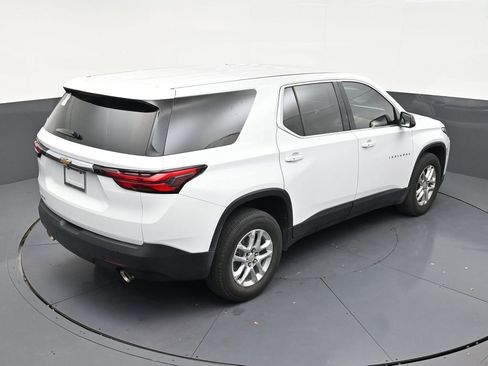 Used 2023 Chevrolet Traverse LS FWD image 16