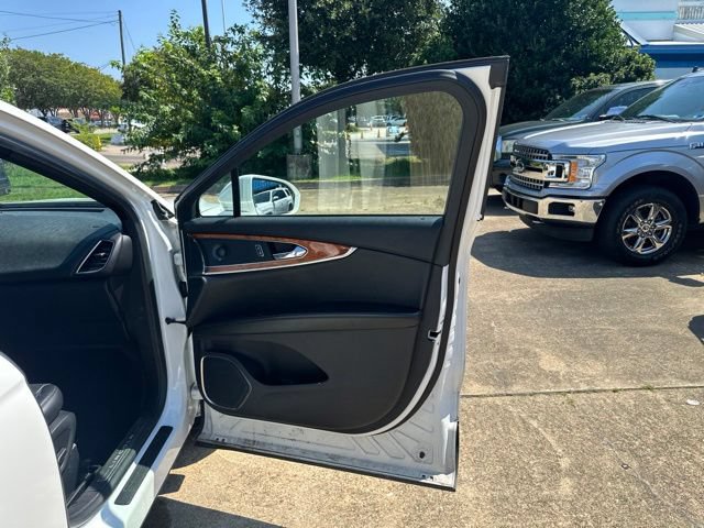 Used 2020 Lincoln Nautilus Reserve w/ Cargo Utility Package AWD/4WD image 30