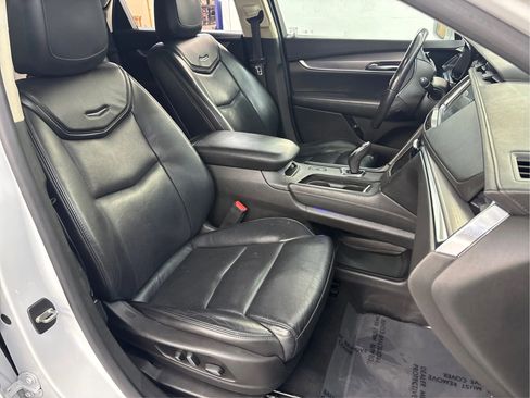 Used 2017 Cadillac XT5 Premium Luxury FWD image 13