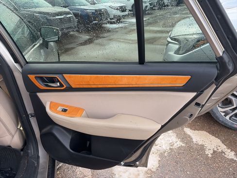 Used 2016 Subaru Outback 2.5i Premium image 17