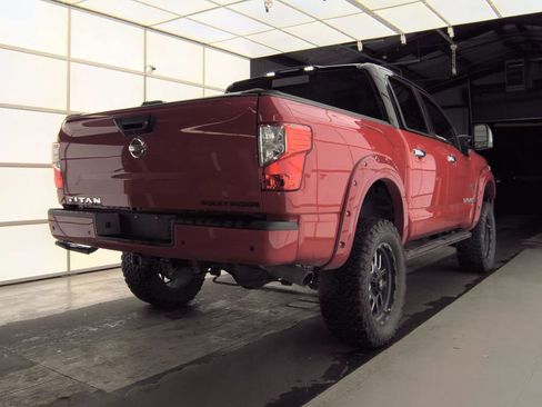 Used 2021 Nissan Titan SV w/ SV Convenience Package image 8