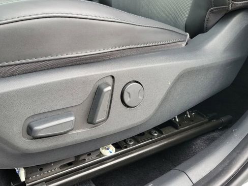 Used 2023 Kia Niro EX FWD image 16