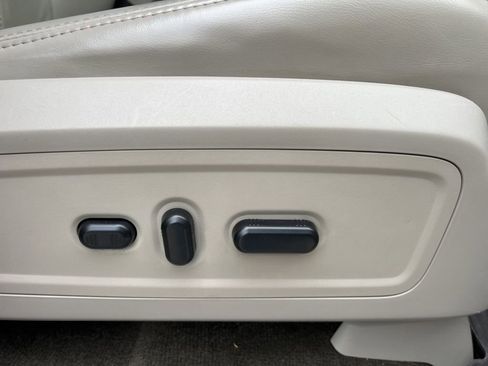 Used 2017 Lincoln Navigator Select image 33