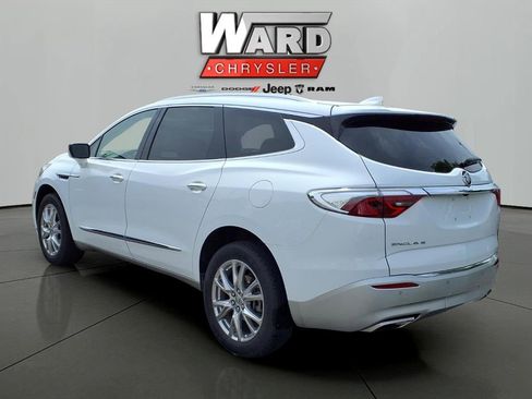 Used 2023 Buick Enclave Essence w/ Experience Buick Package FWD image 2