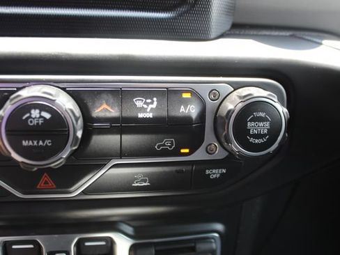 Used 2022 Jeep Wrangler Unlimited Sport AWD/4WD image 25