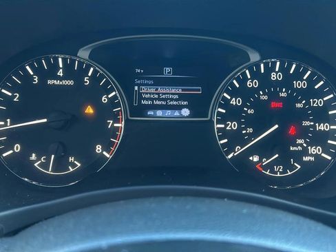 Used 2017 Nissan Pathfinder SV FWD image 9