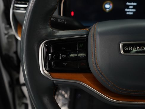 Used 2022 Jeep Grand Wagoneer Series II w/ Premium Group II image 23