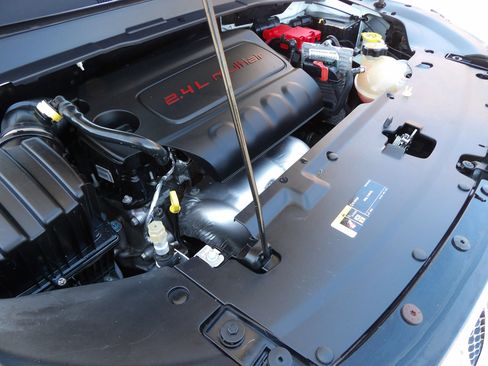 Used 2020 Jeep Compass Latitude FWD image 24