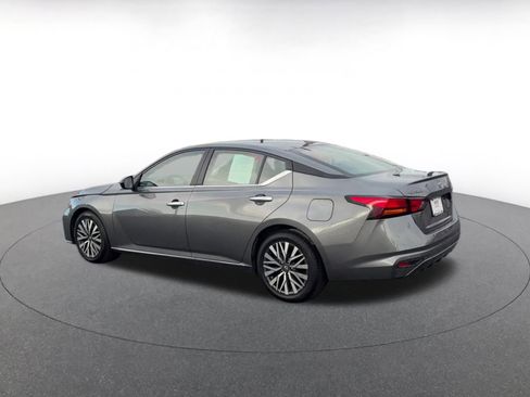 Used 2025 Nissan Altima 2.5 SV image 10