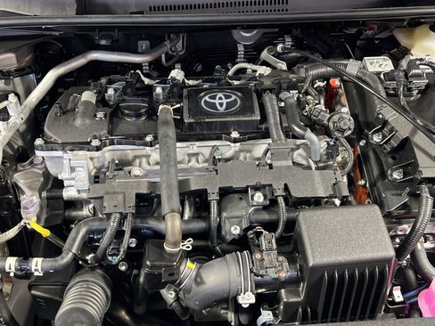 Used 2025 Toyota Corolla LE image 29