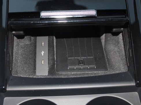 Certified 2025 Porsche Panamera image 31