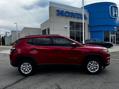 Used 2018 Jeep Compass Sport AWD/4WD image 4