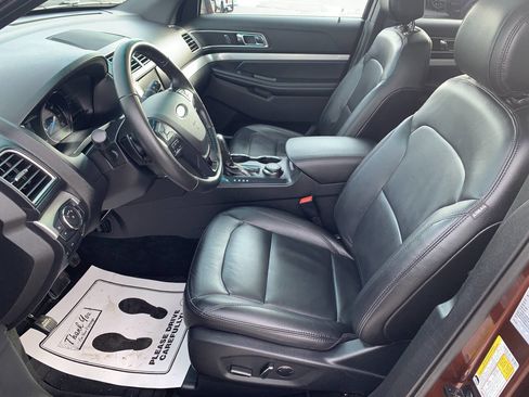 Used 2016 Ford Explorer XLT w/ Equipment Group 202A image 13