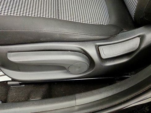 Used 2021 Hyundai Kona SE FWD image 11