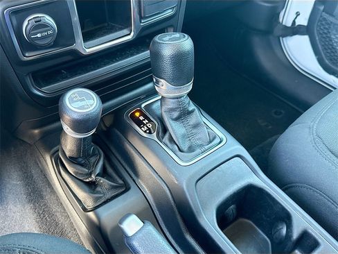 Used 2021 Jeep Wrangler Unlimited Sport image 18