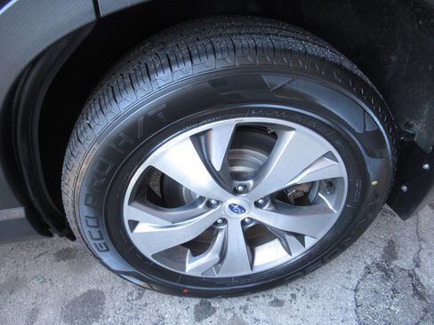 Used 2019 Subaru Ascent Premium image 13