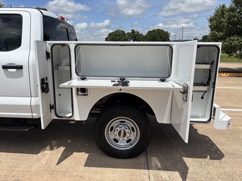 Used 2023 Ford F250 XL w/ 360-Degree Camera Package AWD/4WD image 2