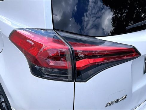 Used 2017 Toyota RAV4 XLE FWD image 29