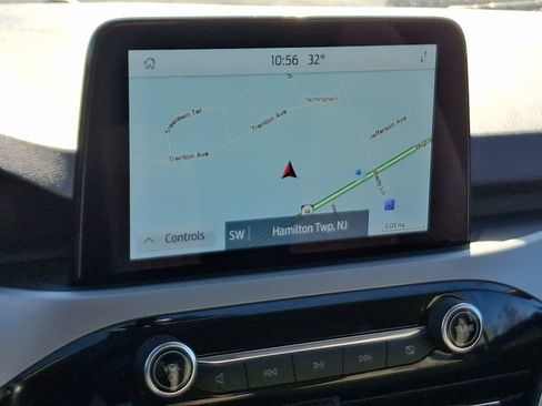 Used 2020 Ford Escape SE image 18