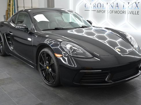 Used 2018 Porsche 718 Cayman RWD image 5