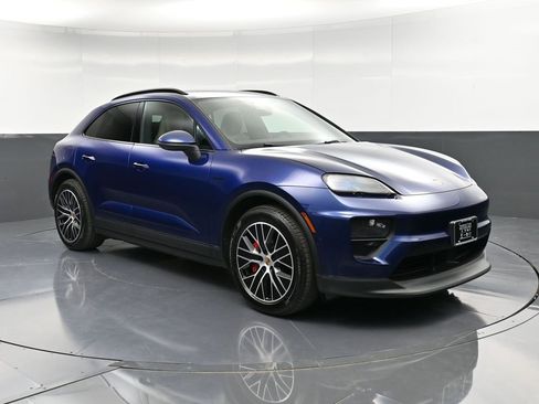 Certified 2025 Porsche Macan 4S Electric image 10
