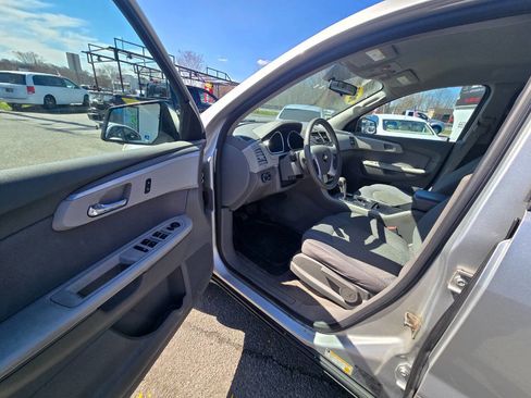Used 2012 Chevrolet Traverse LS FWD image 14