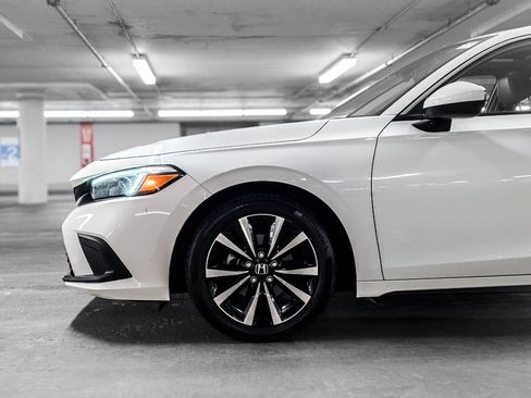 Used 2024 Honda Civic EX-L image 13