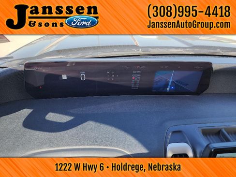 Used 2025 Ford Expedition Active AWD/4WD image 26