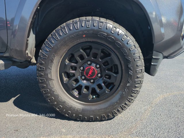 Used 2022 Toyota Tacoma SR5 w/ Technology Package RWD image 12