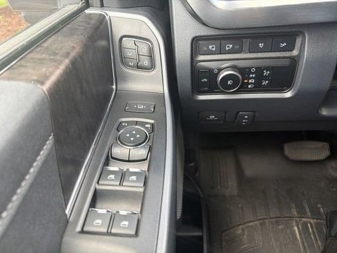 Used 2024 Ford F250 Lariat w/ Lariat Ultimate Package AWD/4WD image 14