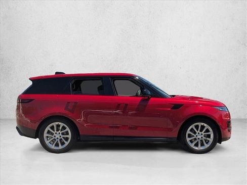 Used 2025 Land Rover Range Rover Sport SE AWD/4WD image 4