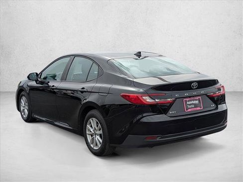 Used 2025 Toyota Camry LE image 8