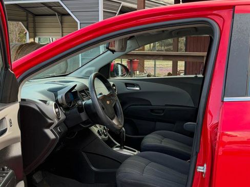 Used 2015 Chevrolet Sonic LT image 6