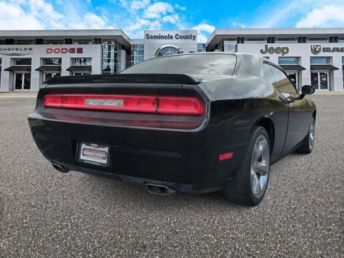 Used 2012 Dodge Challenger R/T image 8