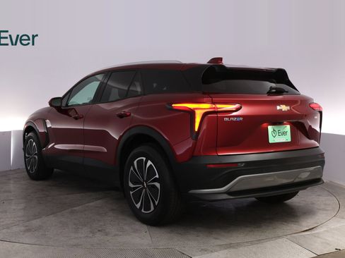 Used 2024 Chevrolet Blazer EV LT AWD/4WD image 17