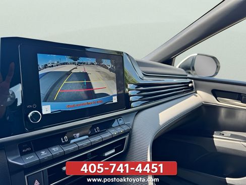 Used 2025 Toyota Camry SE FWD image 38