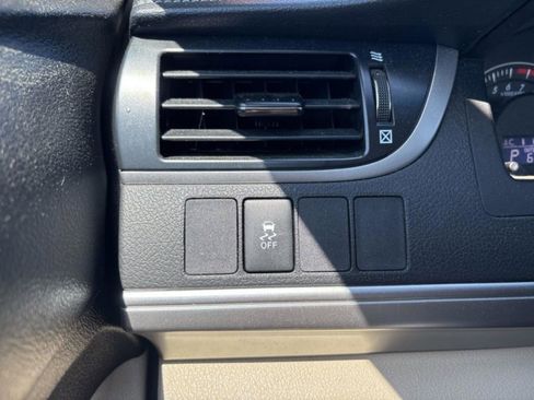 Used 2012 Toyota Camry LE image 23