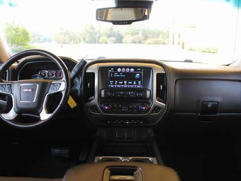 Used 2018 GMC Sierra 1500 SLT w/ SLT Premium Package image 31