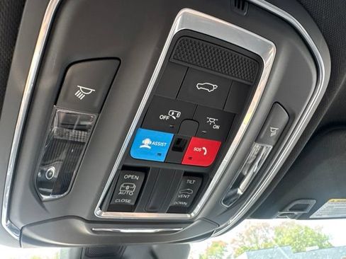 Used 2023 Jeep Grand Cherokee Altitude AWD/4WD image 20