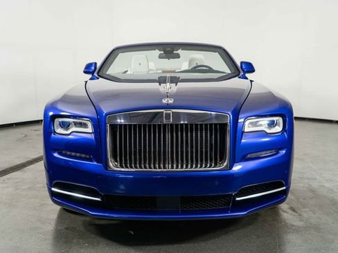 Used 2017 Rolls-Royce Dawn RWD image 3