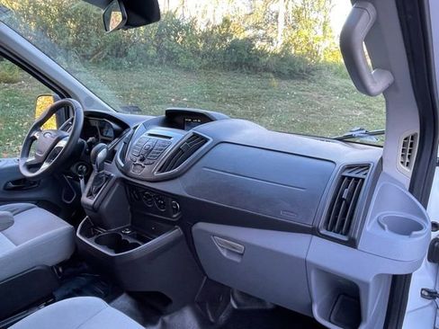 Used 2015 Ford Transit 150 XLT image 21