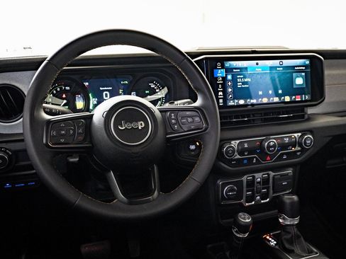 Used 2024 Jeep Wrangler Unlimited w/ LED Headlamp & Fog Lamp Group image 4