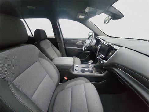 Used 2023 Chevrolet Traverse LT image 10