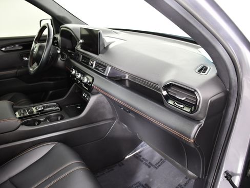 Used 2025 Honda Pilot TrailSport image 43