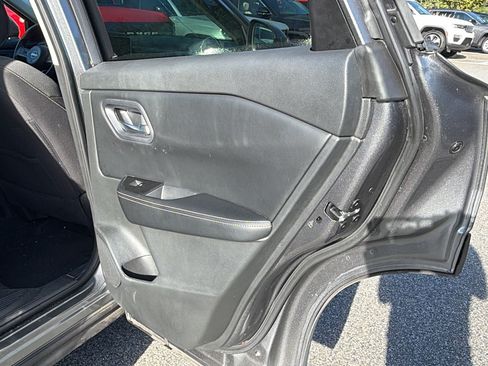 Used 2024 Nissan Rogue SV AWD/4WD image 20