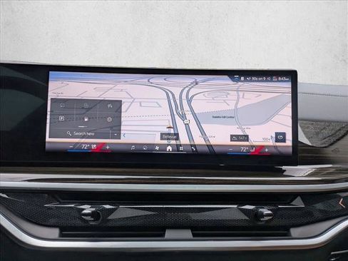 Used 2024 BMW X7 xDrive40i w/ Premium Package image 14