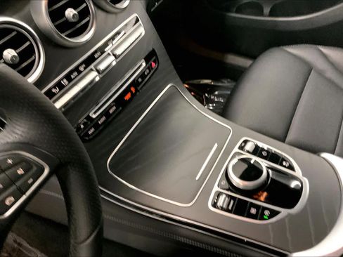 Used 2018 Mercedes-Benz GLC 300 image 26