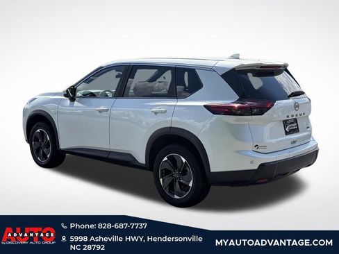 Used 2025 Nissan Rogue SV AWD/4WD image 4