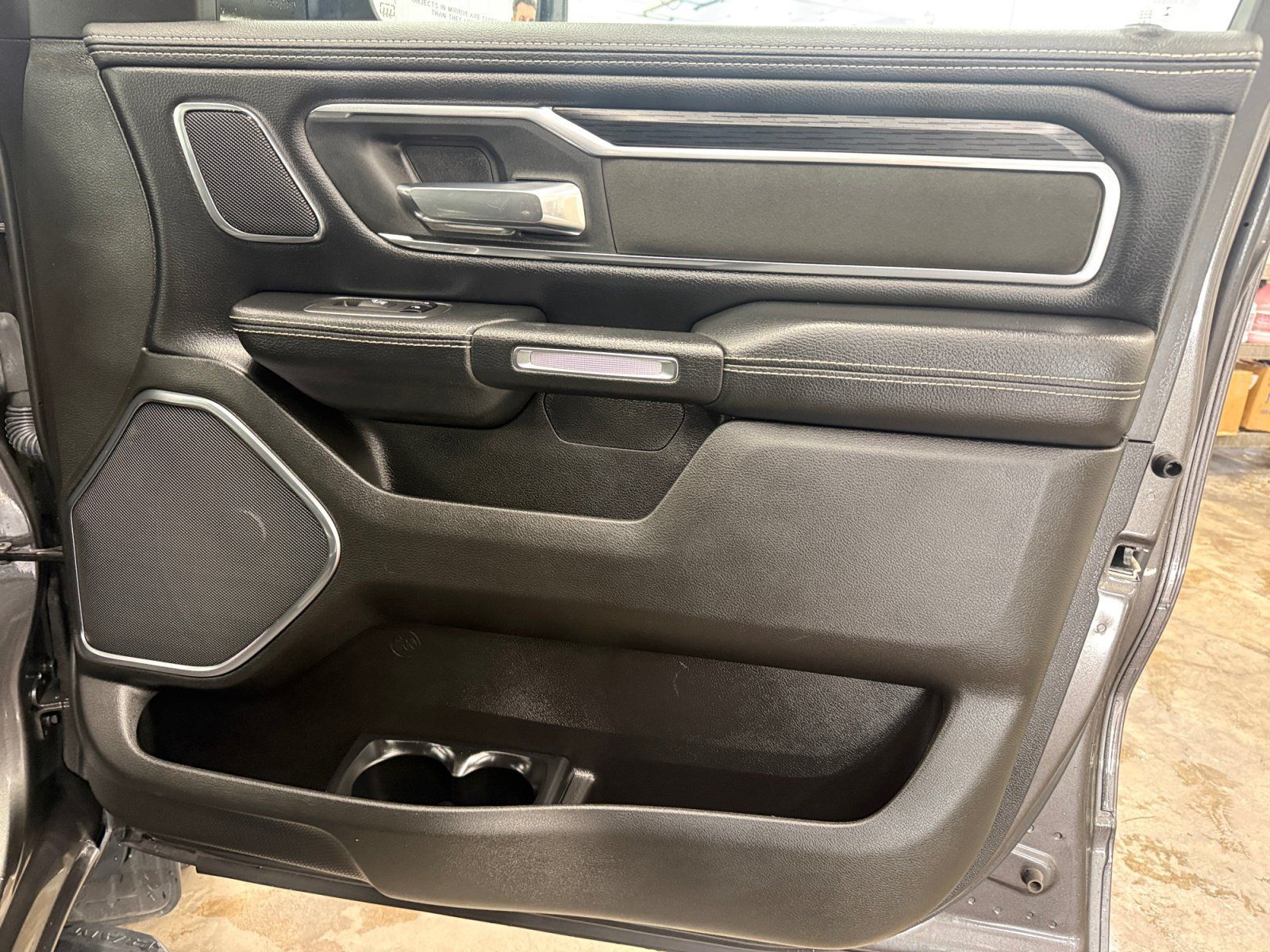 Used 2024 RAM 1500 Laramie AWD/4WD image 27
